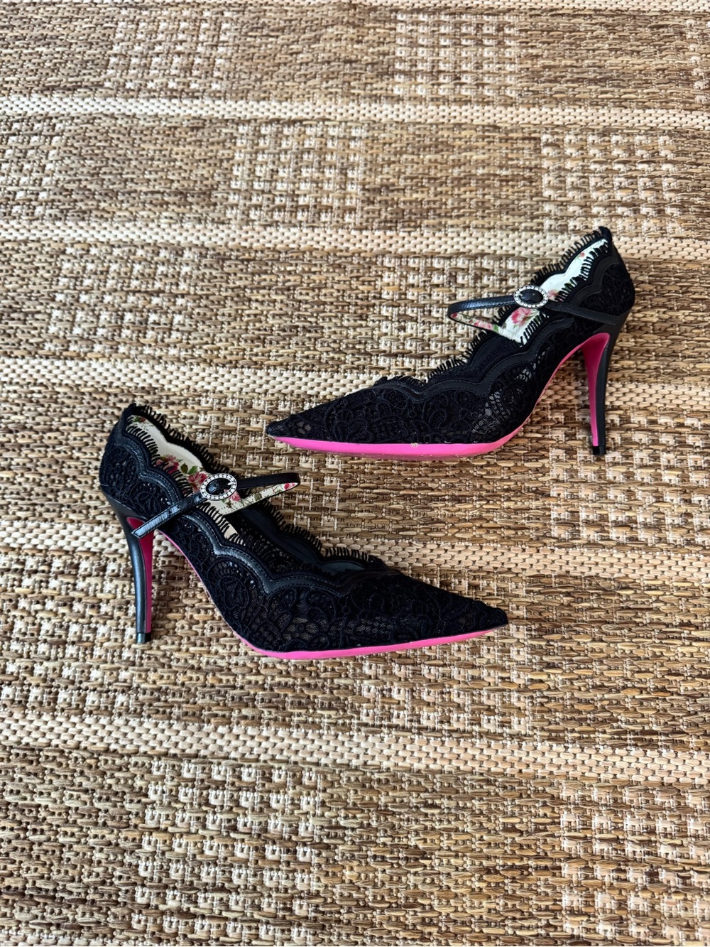 GUCCI Black Lace Pointed Mary Jane Heels - Picture 2 of 5